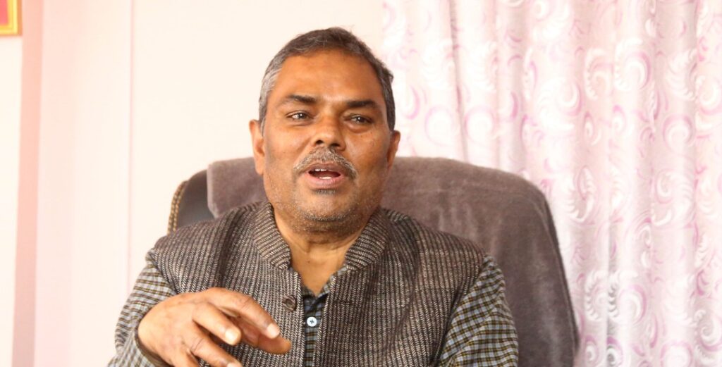 स्थानीय तहलाई प्रदेशको क्षेत्राधिकारभित्र ल्याउनुपर्छ : उपेन्द्र यादव स्थानीय तहलाई प्रदेशको क्षेत्राधिकारभित्र ल्याउनुपर्छ : उपेन्द्र यादव