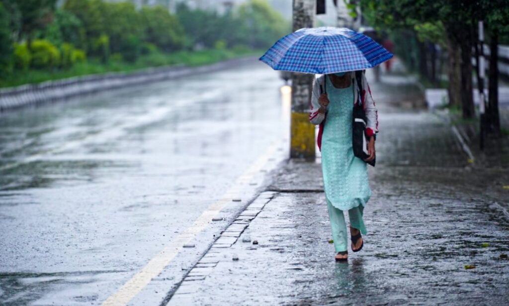 आजको मौसम : कोशी, बागमती र गण्डकी प्रदेशका एकदुई स्थानमा भारी वर्षाको सम्भावना