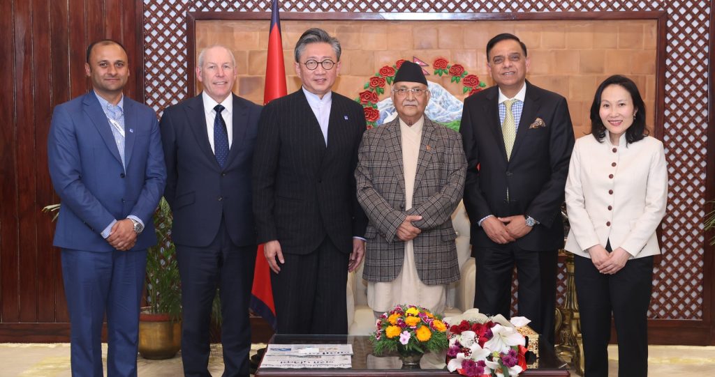 नेपालमा लगानी विस्तारबारे सिङ्गापुरको सर्वना जुरोङ ग्रुपको प्रधानमन्त्रीसँग छलफल
