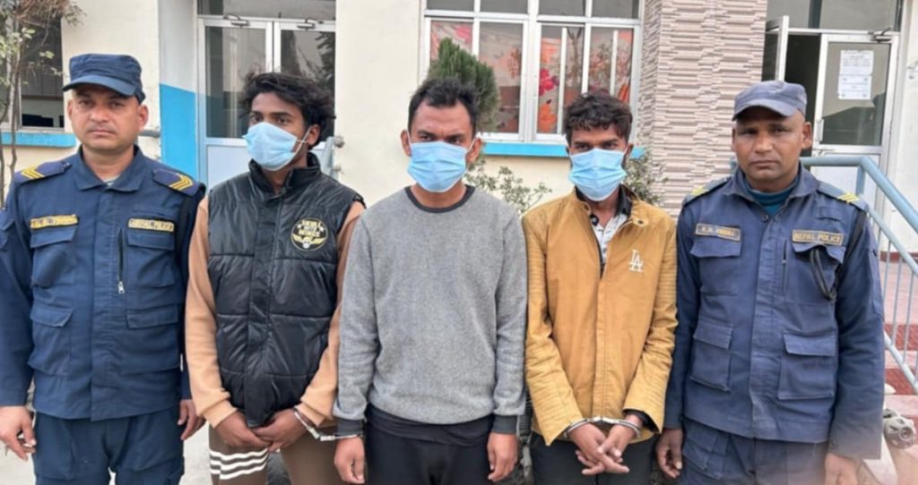 लागु औषधसहित ३ जना पक्राउ