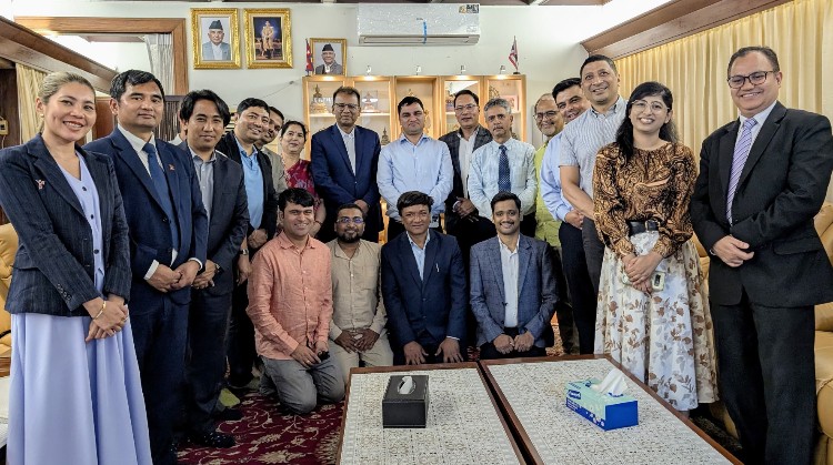 थाइल्याण्डमा क्रियाशील नेपाली स्वास्थ्यकर्मीसँग मन्त्री पौडेलद्वारा सुझाव सङ्कलन