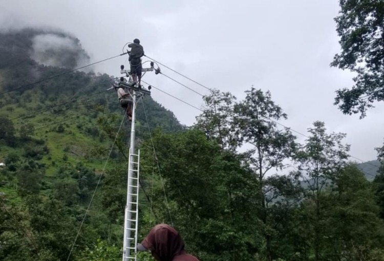 पाखापानी र पात्लेखेतमा केन्द्रीय प्रसारणलाइनको विद्युत् विस्तार पाखापानी र पात्लेखेतमा केन्द्रीय प्रसारणलाइनको विद्युत् विस्तार