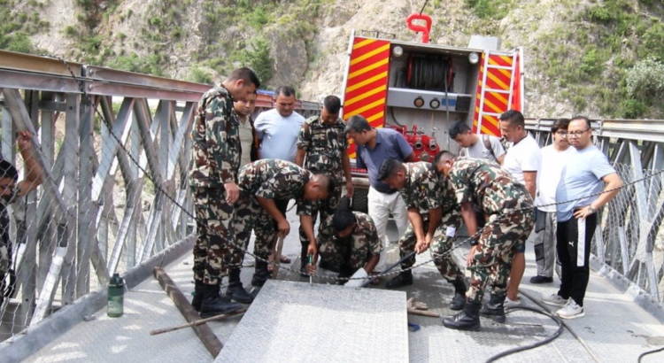 नेपाली सेनाले सुरु गर्यो खुर्कोट बेलिब्रिजको मर्मत कार्य नेपाली सेनाले सुरु गर्यो खुर्कोट बेलिब्रिजको मर्मत कार्य