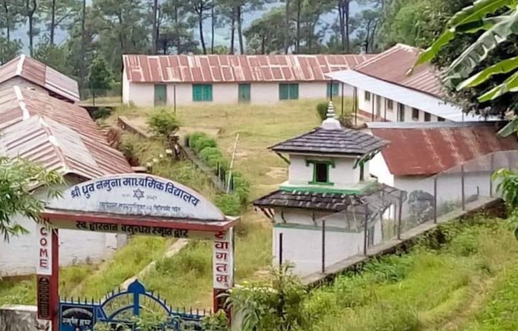 पर्वतका ३१ विद्यालय विद्यार्थीविहीन, रित्ता विद्यालय रुँग्दै शिक्षक